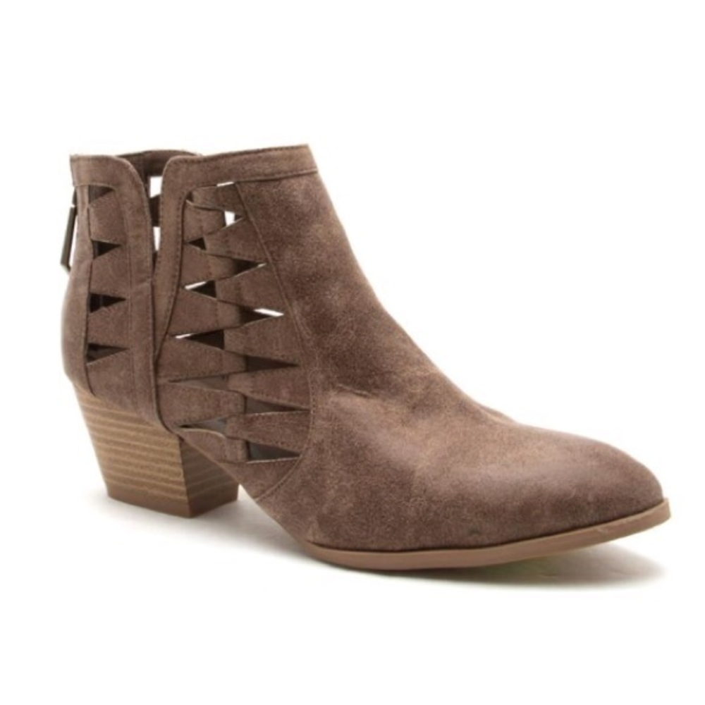 Qupid cut out ankle booties